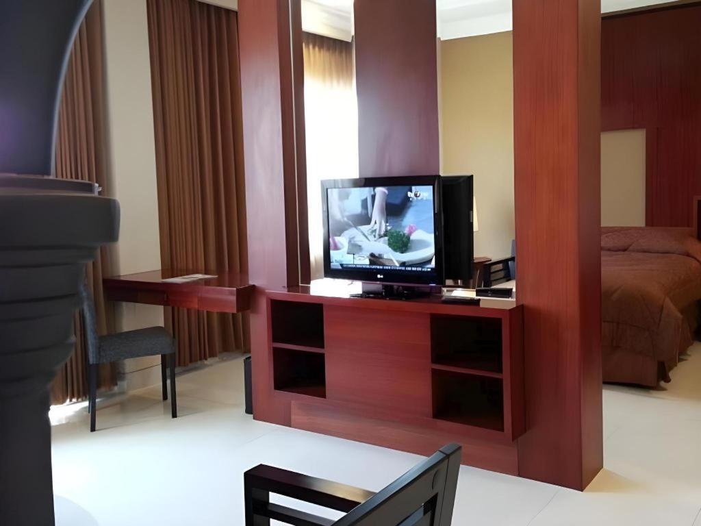 Wonua Monapa Hotel Resort Kendari Exterior photo
