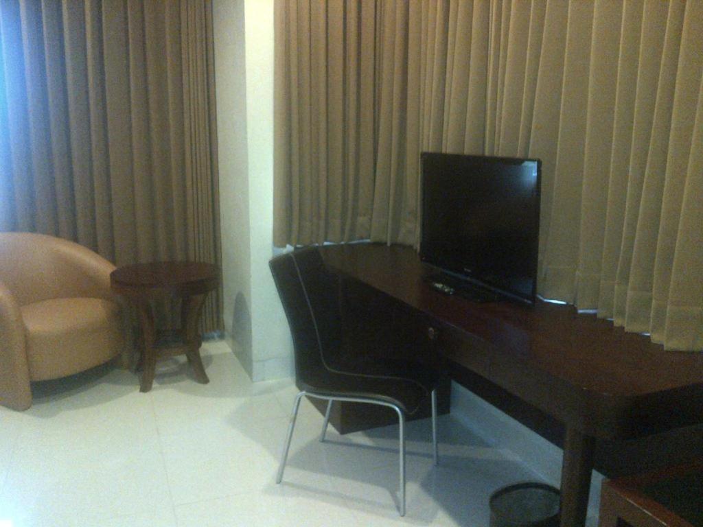 Wonua Monapa Hotel Resort Kendari Exterior photo