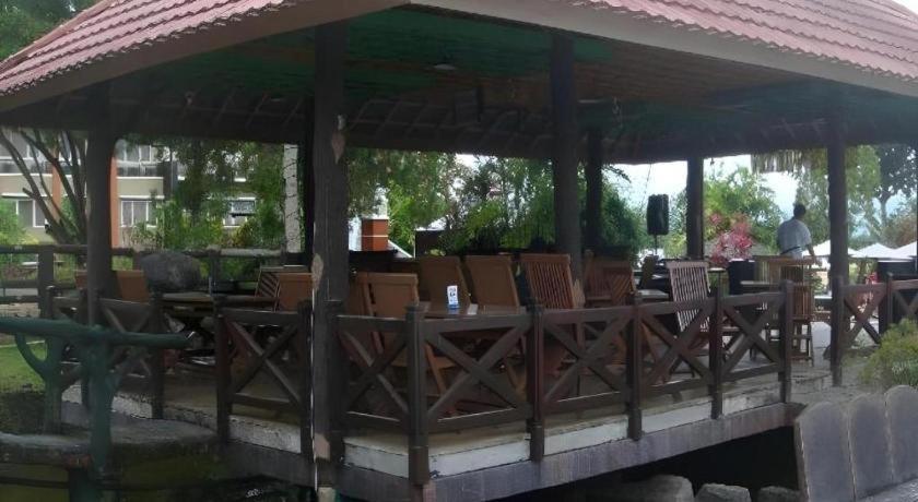 Wonua Monapa Hotel Resort Kendari Exterior photo