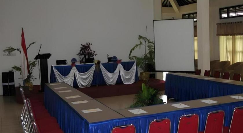 Wonua Monapa Hotel Resort Kendari Exterior photo